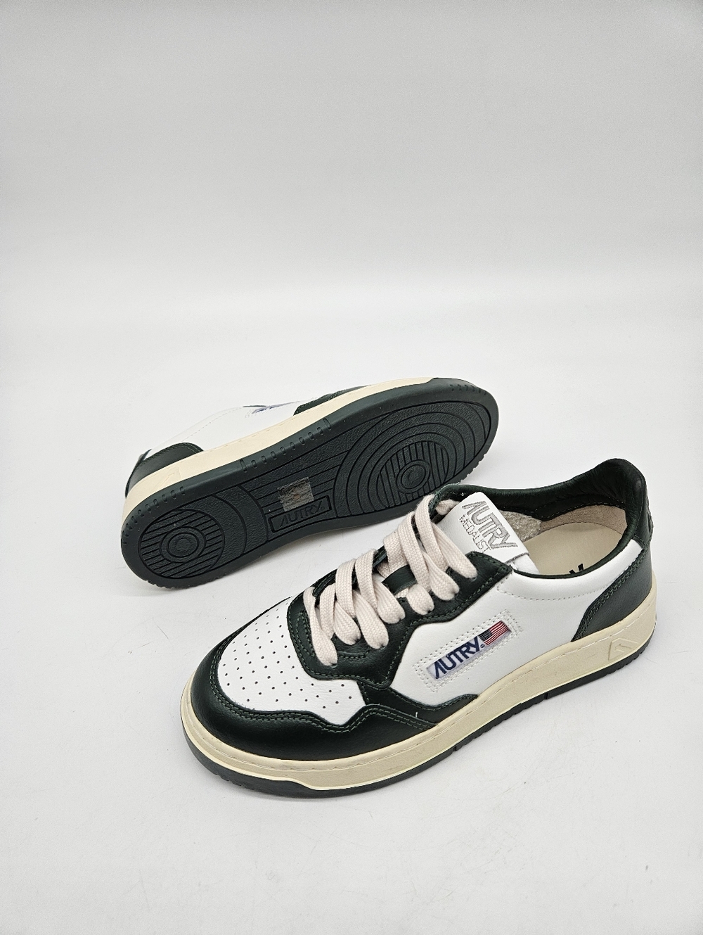 Autry Medalist Low-Top Leather Sneakers womens Sz 6